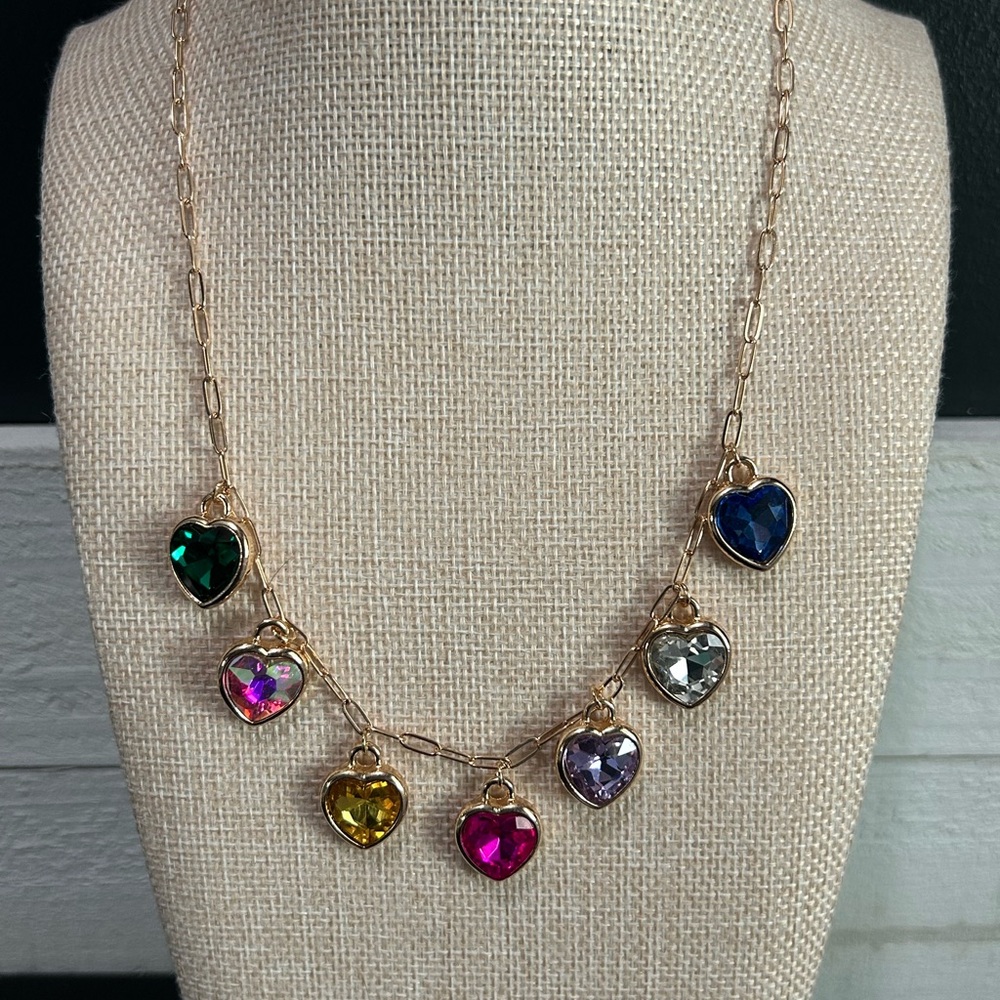 NWOT Multicolor Heart Charm Necklace – Gold Tone Statement